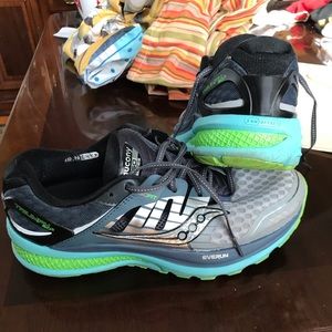 Saucony triumph iso size 7.5